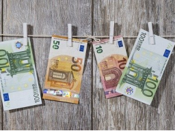 PLATINUM MONEY ATTRACTION - Money Loan