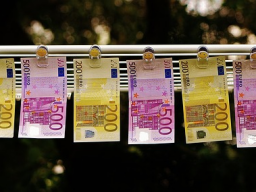 FINANZIELLER ZUSAMMENBRUCH TATKRÄFTIGE SPÜLUNG